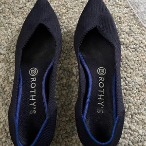 Rothy’s The Point navy blue